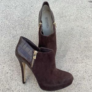 MICHAEL KORS chocolate brown booties NWT